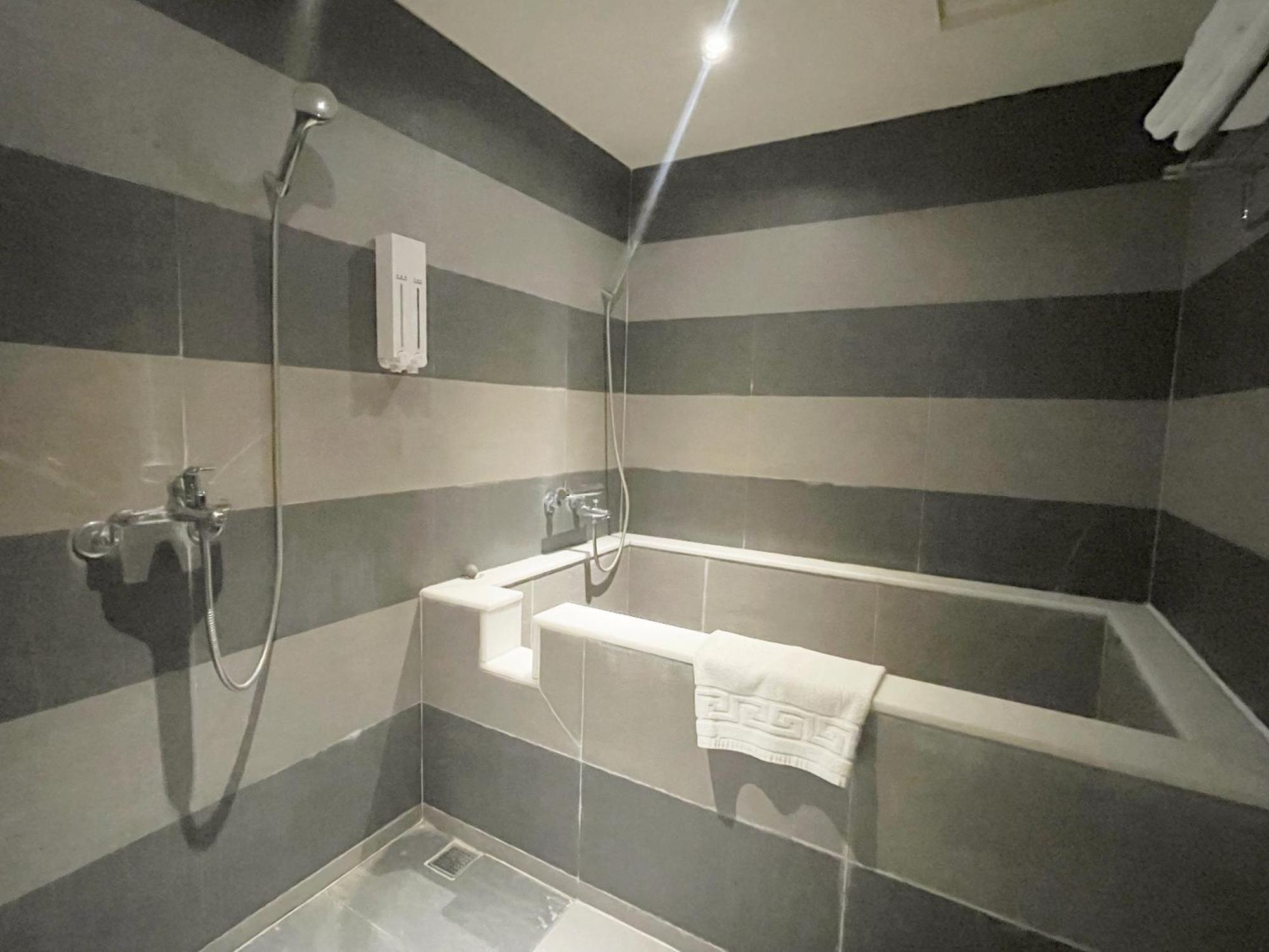 Roaders Hotel Hualien Dongda Chambre photo