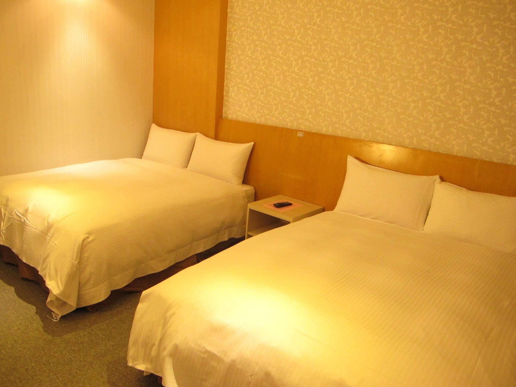 Roaders Hotel Hualien Dongda Extérieur photo