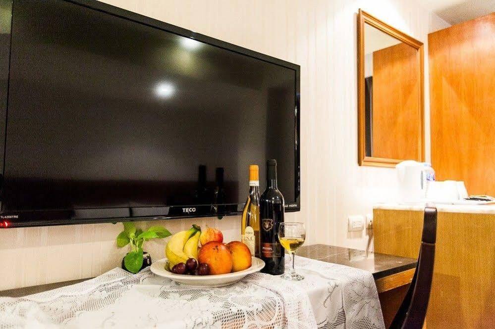 Roaders Hotel Hualien Dongda Extérieur photo